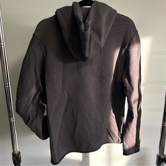 Nike Tech Set - Picture 7 of 12